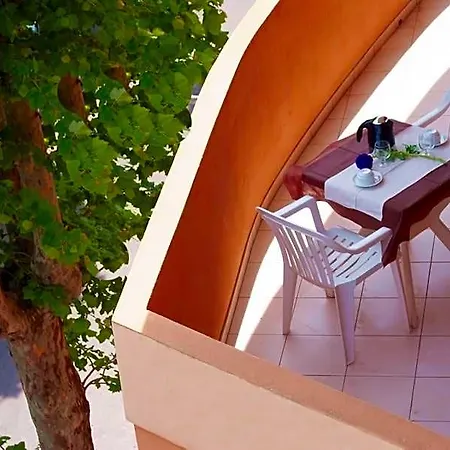 Domus 4*